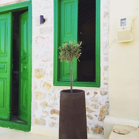 Hypate, Traditional Island Cottage Chalki Town Luaran gambar