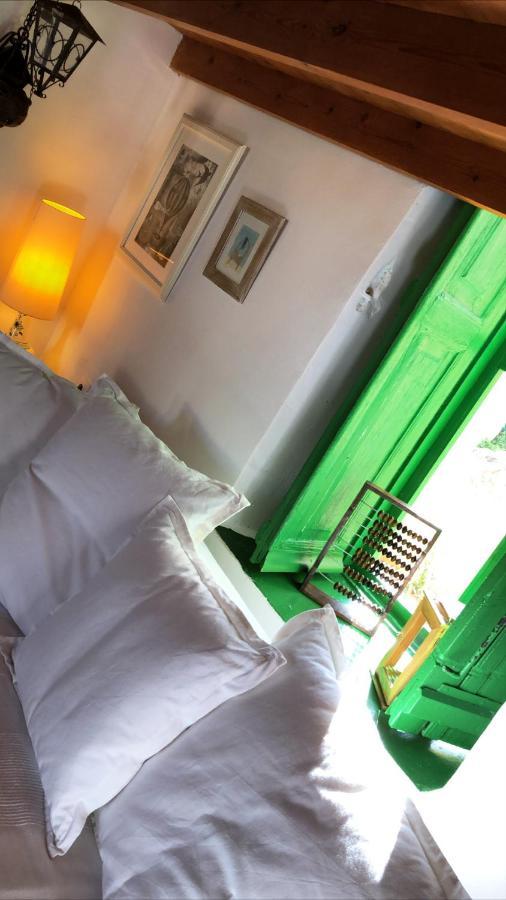 Hypate, Traditional Island Cottage Chalki Town Luaran gambar