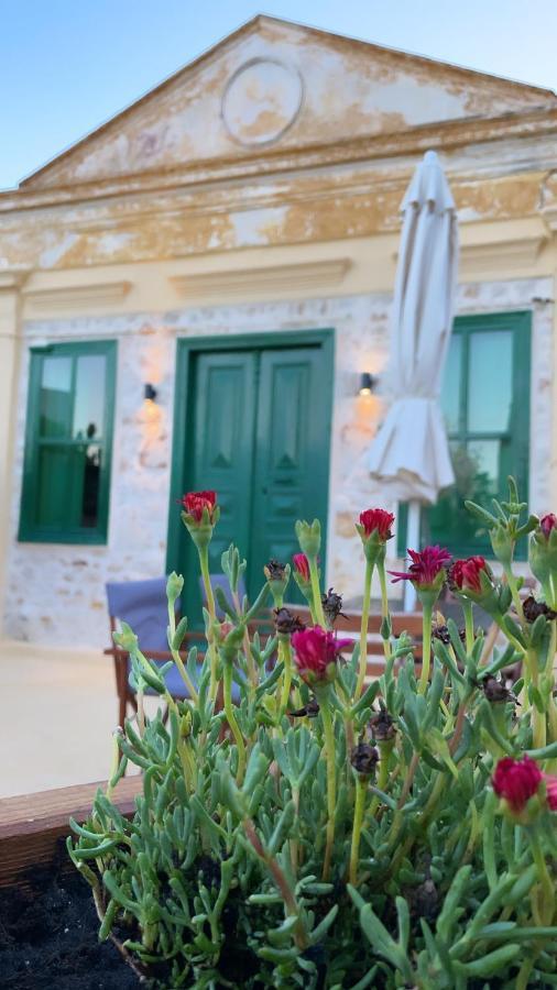 Hypate, Traditional Island Cottage Chalki Town Luaran gambar