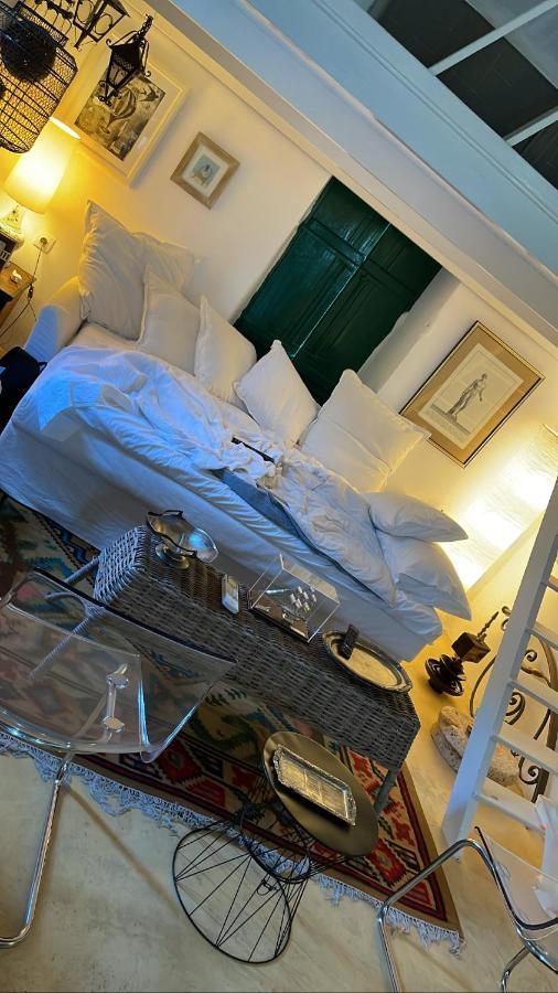 Hypate, Traditional Island Cottage Chalki Town Luaran gambar
