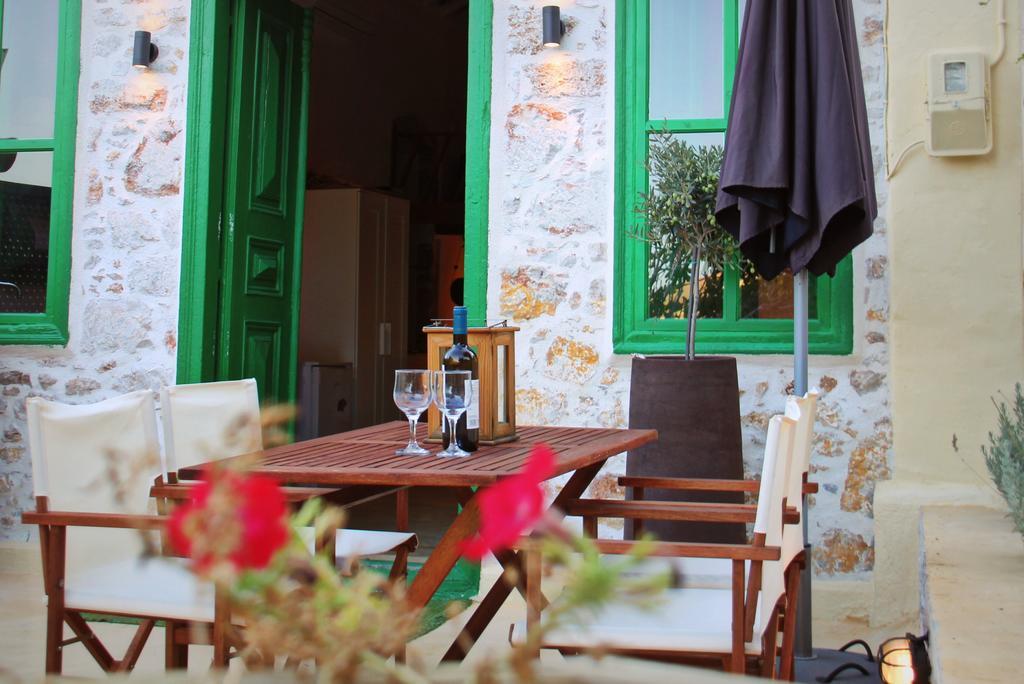 Hypate, Traditional Island Cottage Chalki Town Luaran gambar